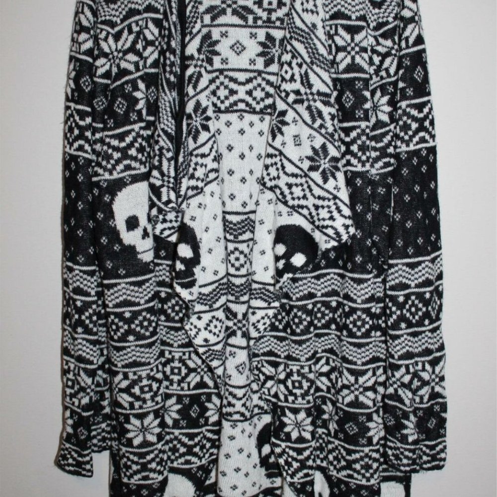 Torrid Skull Snowflake Open Front Cardigan HW9579 - Picture 3 of 8